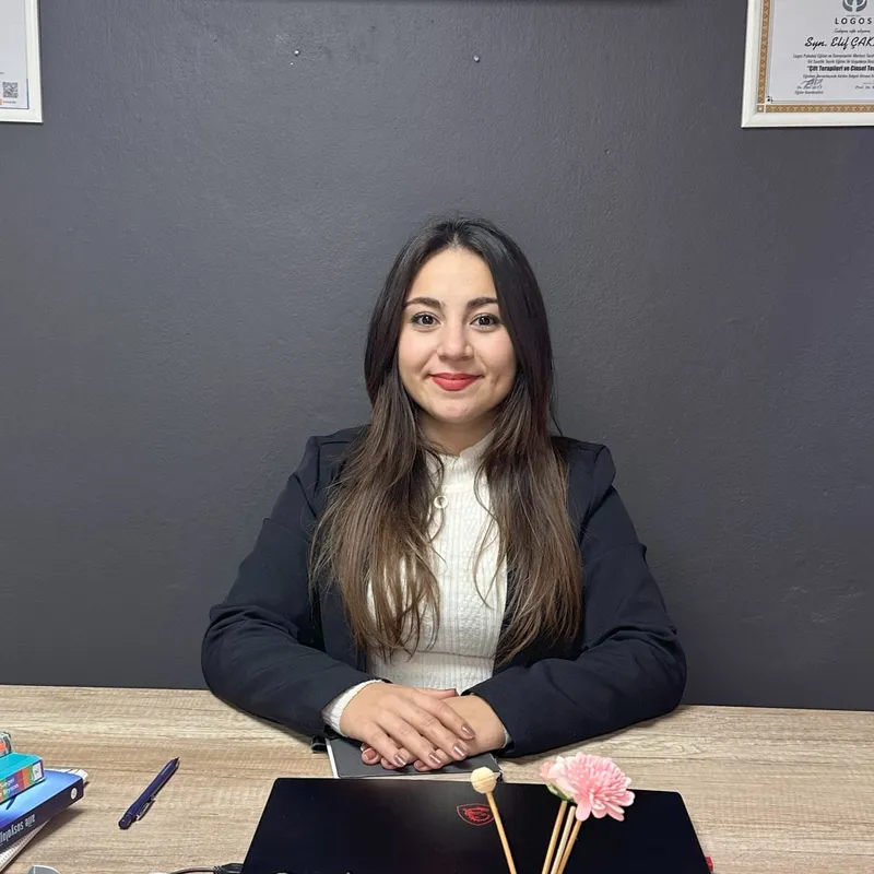 Mehri Nur  Altay